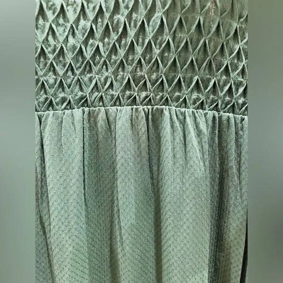 a new day Green Smocked Blouse NWT - Picture 4 of 8